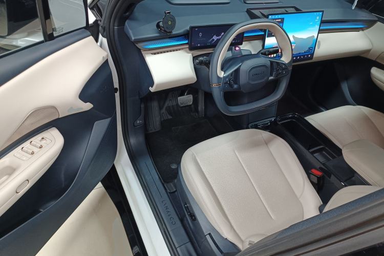 Used Lynk & Co Z20 2025 530 km Range Rear-Wheel Drive Max