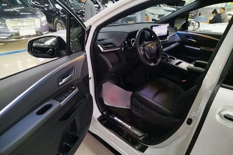 Used Toyota Sienna 2024 2.5L Hybrid Four-Wheel Drive Prestige Edition
