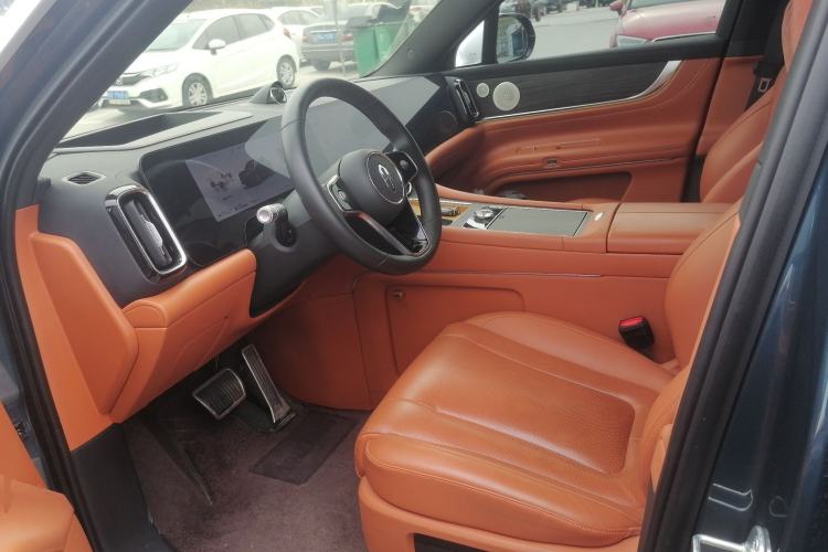 Used Hima AITO M9 2024 Range-Extended Ultra Version 42 kWh 6-Seater Model Left Front Seat