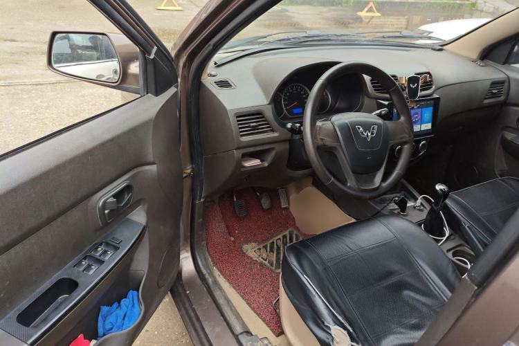 Used Wuling Hongguang 2014 1.5L S Standard Version