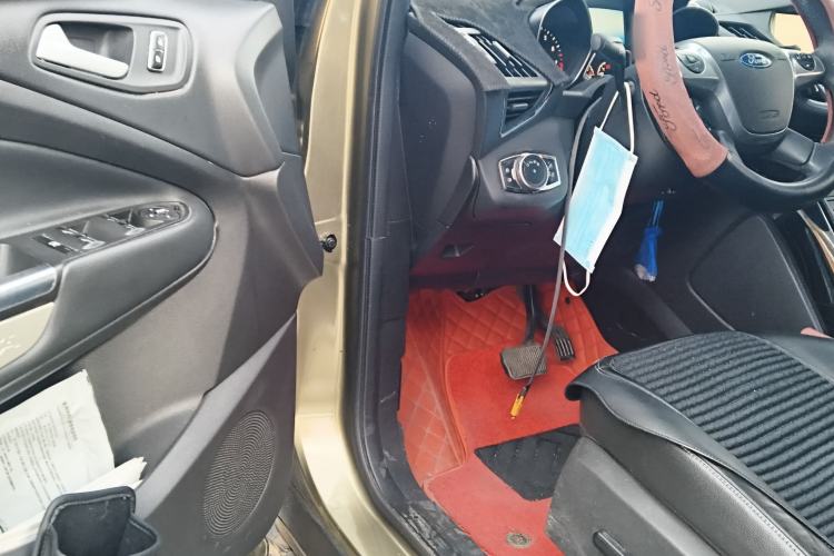 Used Ford Kuga 2015 2.0L GTDi Four-Wheel-Drive Sport Model
