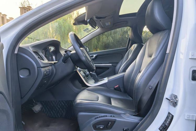 Used Volvo V60 2017 T4 Smart Edition China V Standard Interior 6