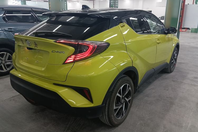 Used Toyota C-HR 2018 2.0L Luxury Sunroof Version China V Emission Standard Exterior 5