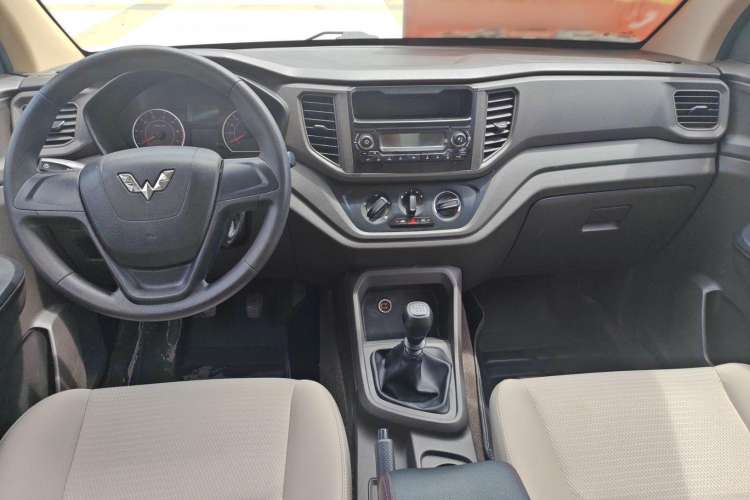 Used Wuling Hongguang V 2019 1.5L Jingqu Version China VI LAR