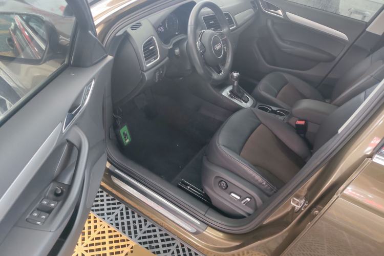 Used Audi Q3 2018 30th Anniversary Edition 30 TFSI Fashion Model Driver Seat