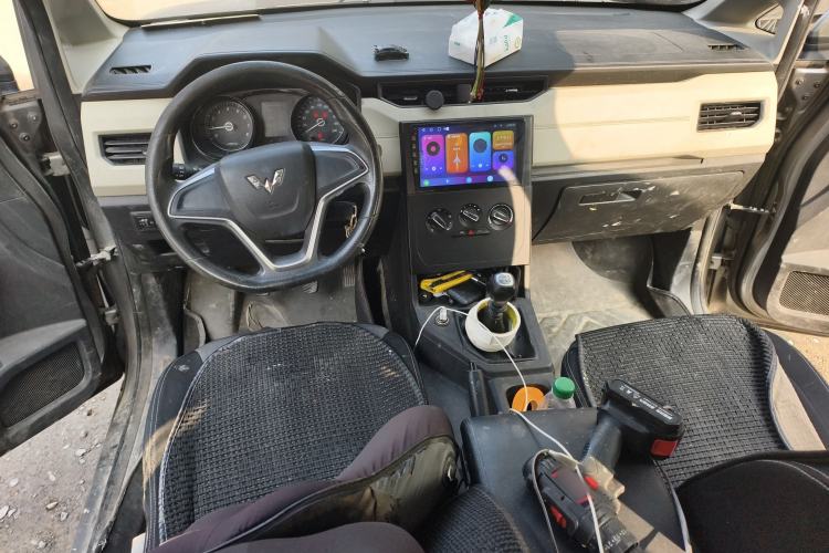 Used Wuling Hongguang PLUS 2019 1.5T Manual Comfort Version 7 Seats
