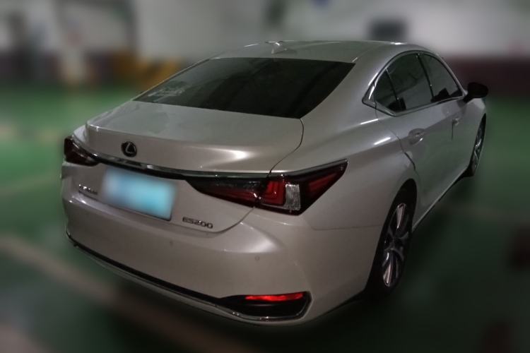 Used Lexus ES 2020 200 Excellence Edition Rear Right 45 Deg