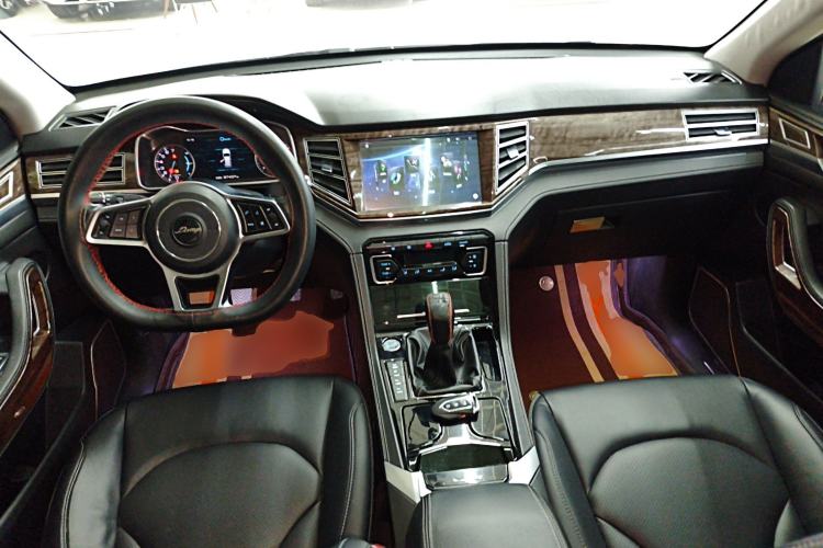 Used Zotye Domy X7 2017 1.8T Manual Luxury Model
