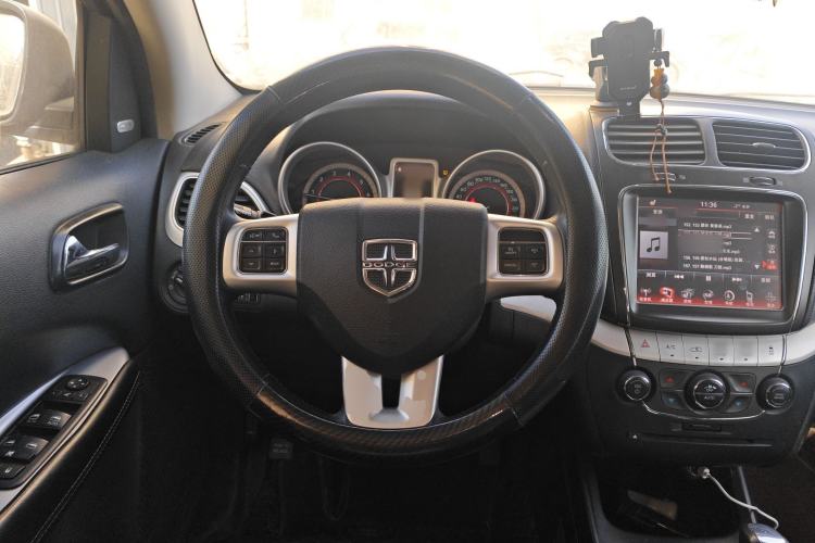 Used Dodge Journey 2013 2.4L Two-Wheel Drive Luxury Version