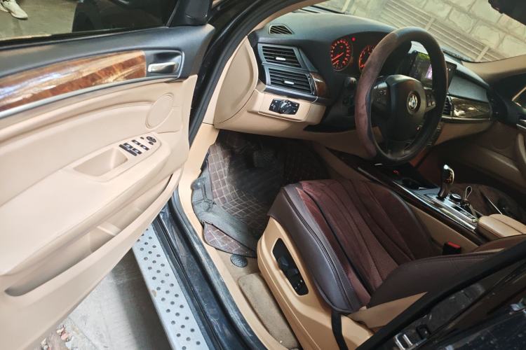 Used BMW X5 2011 xDrive35i Luxury Model
