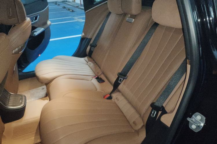 Used Mercedes-Benz E-Class 2024 Facelift E 300 L Luxury Edition
