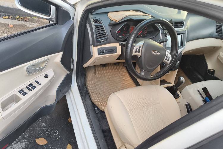 Used Chery Fengyun 2 2015 1.5L Manual New Edition Driver Seat