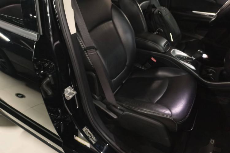 Used Dodge Journey 2015 2.0TD Four-Wheel Drive Luxury Edition
