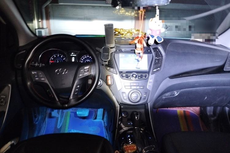 Used Hyundai Grand SantaFe 2013 3.0L 7-Seater Four-Wheel-Drive Comfort Edition
