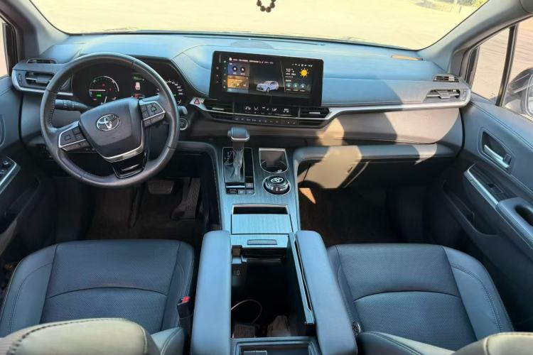 Used Toyota Sienna 2024 2.5L Hybrid Four-Wheel Drive Prestige Edition