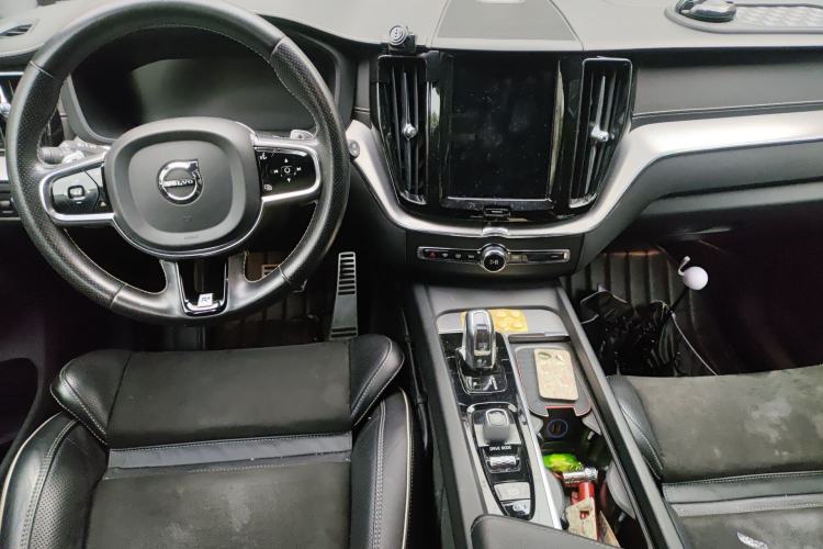 Used Volvo XC60 New Energy 2019 T8 E-Drive Hybrid Intelligent Luxury Sport Edition China V Standard Center Console