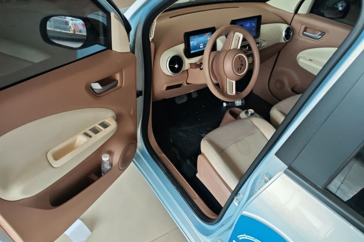 Used Wuling Hongguang MINIEV 2025 Four-Door Version Premium Edition Driver Seat