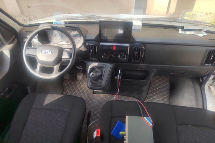 Used Iveco Daily 2023 2.5T A37M1 Long Wheelbase Mid-Height Dual-Tire Manual Door 5-9 Seater