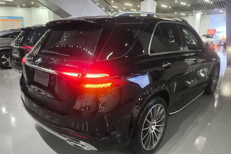 Used Mercedes-Benz GLE 2024 GLE 450 4MATIC Luxury Model Rear Right 45 Deg