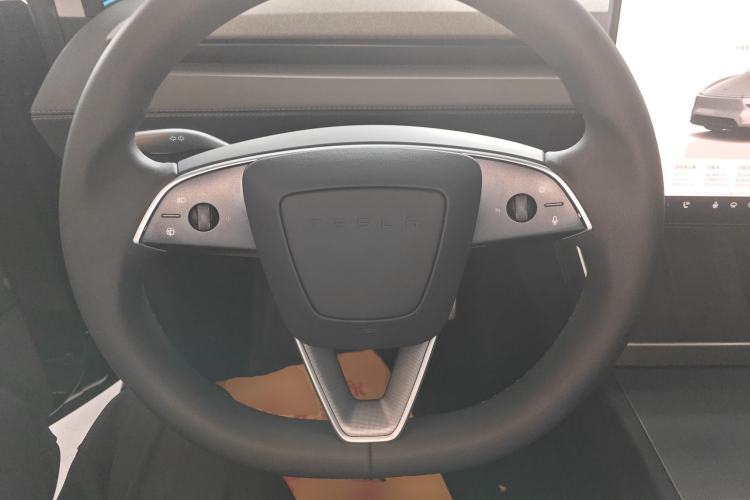 Used Tesla Model Y 2025 Rear-Wheel-Drive Version