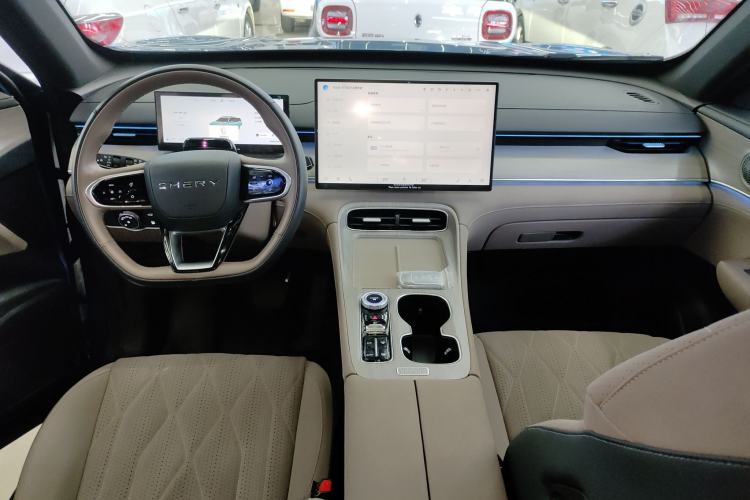 Used Chery Tiggo 8 PLUS C-DM 2025 1.5T 116 km Prestige Version 5 Seats