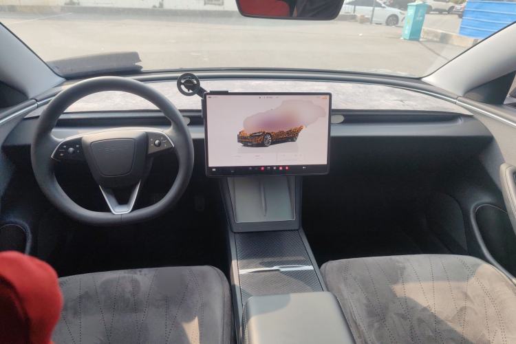 Used Tesla Model 3 2023 Rear-Wheel-Drive Version Interior 2