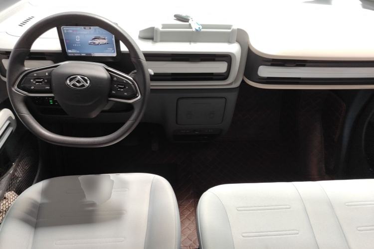 Used SAIC MAXUS Dana V1 2024 V1 Short Wheelbase Low-Roof Multi-Function Version (51 kWh)
