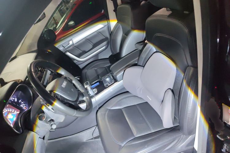 Used Haval H8 2017 2.0T Gasoline Two-Wheel Drive Smart Edition
