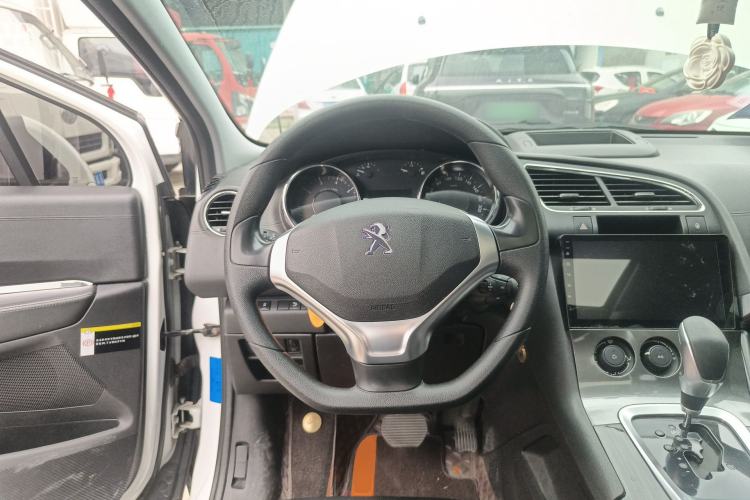 Used Peugeot 3008 2015 1.6THP Automatic Classic Edition Steering Wheel