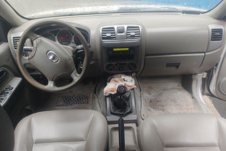 Used Great Wall Wingle 5 2014 2.8T Entry-Level Big Double-Cab GW2.8TC Center Console