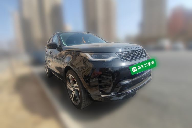 Used Land Rover Discovery 2024 360 PS Dynamic SE Front Right 45 Deg