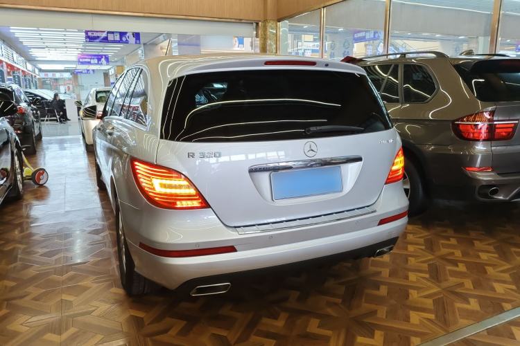 Used Mercedes-Benz R-Class 2017 R 320 4MATIC Business Edition Prestige Model
