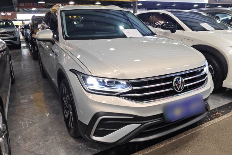 Used Volkswagen Tiguan L 2023 330TSI Automatic Two-Wheel Drive Smart Edition
