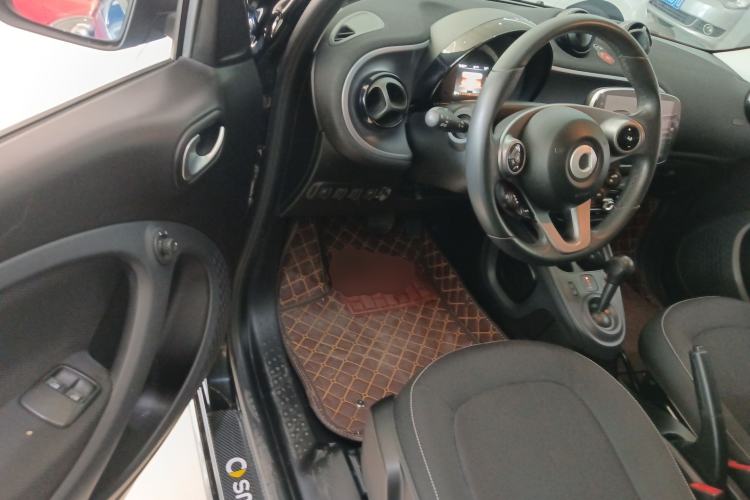 Used smart forfour 2016 1.0L 52 kW Passion Edition
