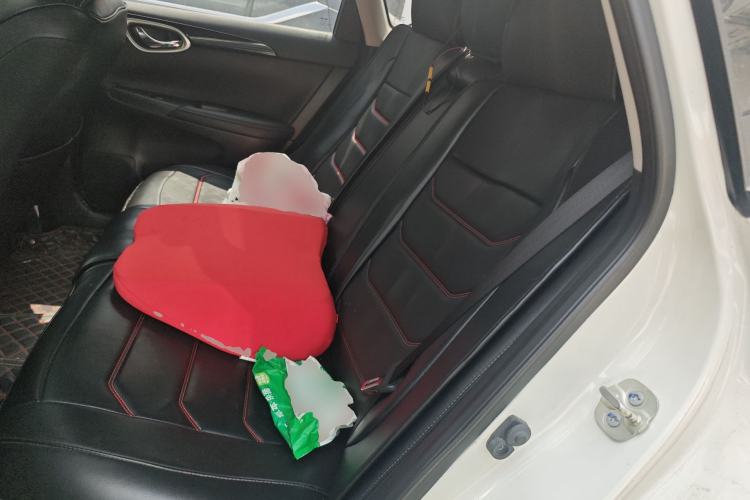 Used Nissan Sylphy 2019 1.6XV CVT Smart Connect Luxury Edition China V Standard Left Rear Seat