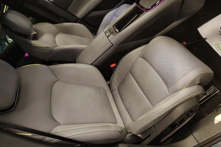 Used Lynk & Co 08 EM-P 2025 245km Ultra-Long Range Halo
