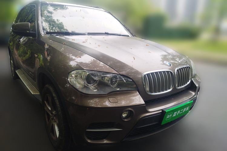 Used BMW X5 2013 xDrive35i Leading Model Front Right 45 Deg