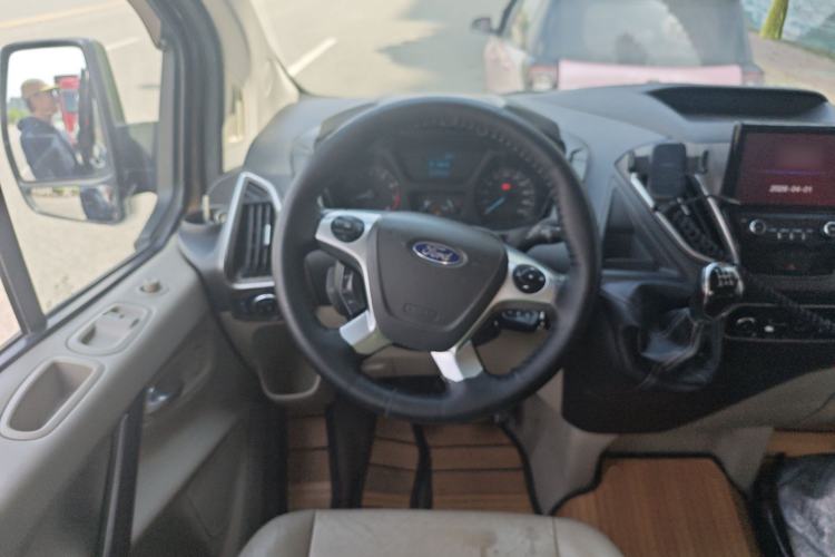 Used Ford Tourneo Custom 2016 2.0T Manual Elite Version
