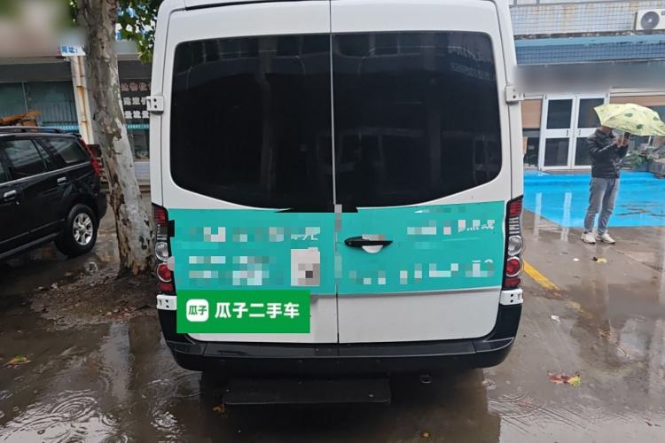 Used JAC Sunray 2022 2.0T Fuel-Efficient King PLUS Express Version Mid-axle 5-6 Seats HFC4DB3-2E4
