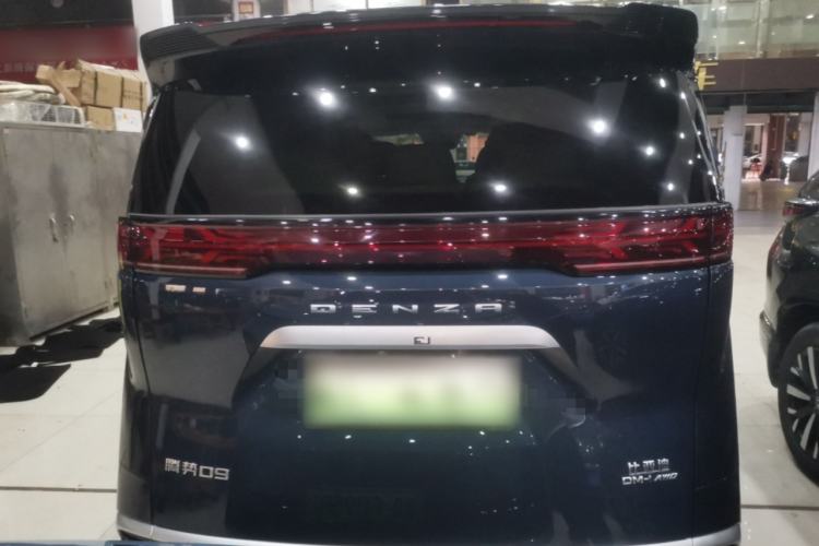 Used Denza D9 2022 DM-i 970 Four-Wheel Drive Flagship Model
