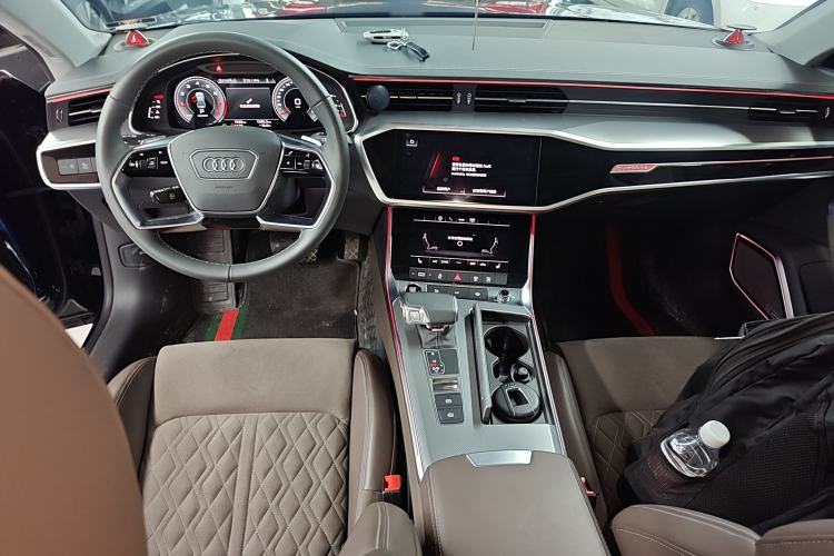 Used Audi A7L 2024 45TFSI quattro S-line Visionary Edition Flow Crystal Package Center Console