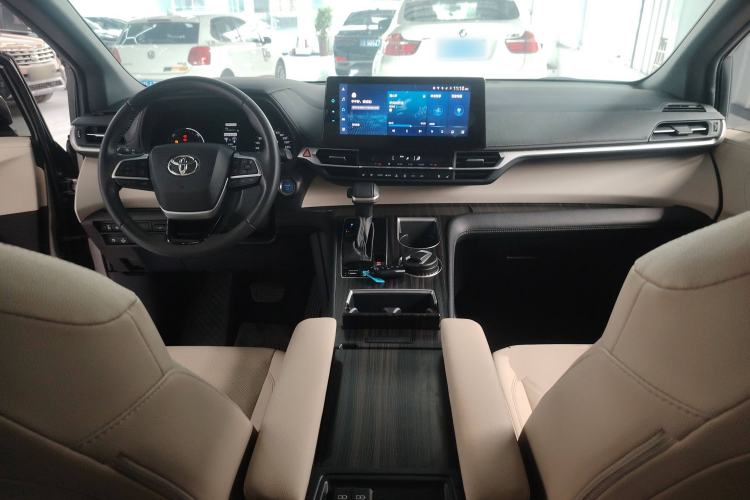 Used Toyota Sienna 2021 2.5L Hybrid Premium Edition
