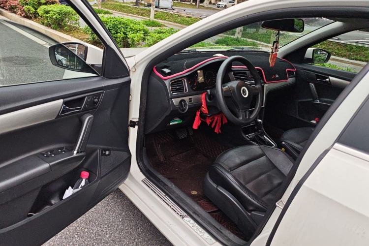 Used Volkswagen Lavida 2013 Restyled Classic 1.6L Automatic Comfort Edition Driver Seat