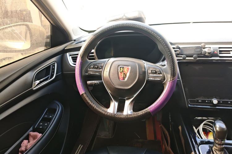 Used Roewe i5 2020 1.5L Automatic 4G Connect Luxury Flagship Edition
