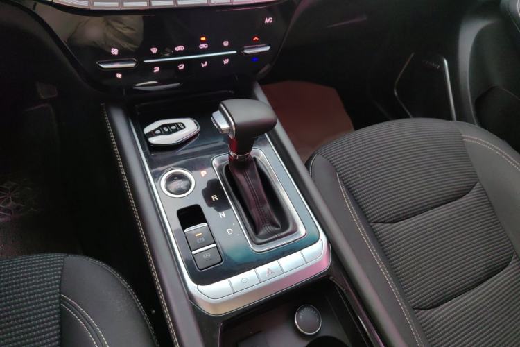 Used JETOUR X90 2019 1.6T DCT Yue Lü Edition 6 Seats China VI Standard Gear Lever