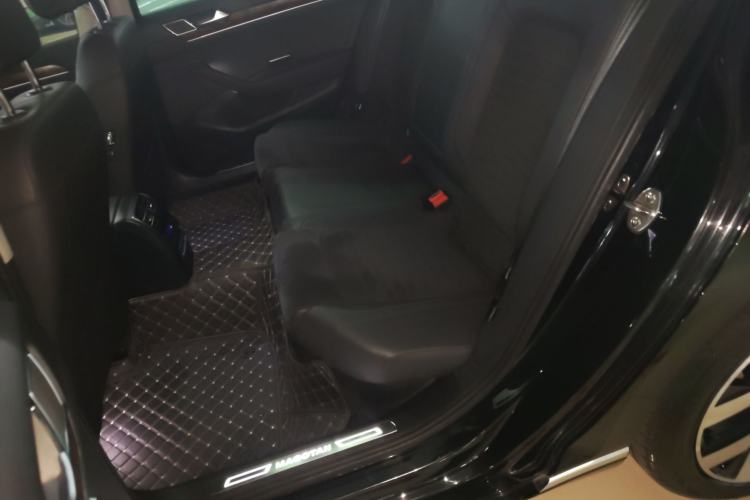 Used Volkswagen Magotan 2018 330TSI DSG Luxury Model Left Rear Seat