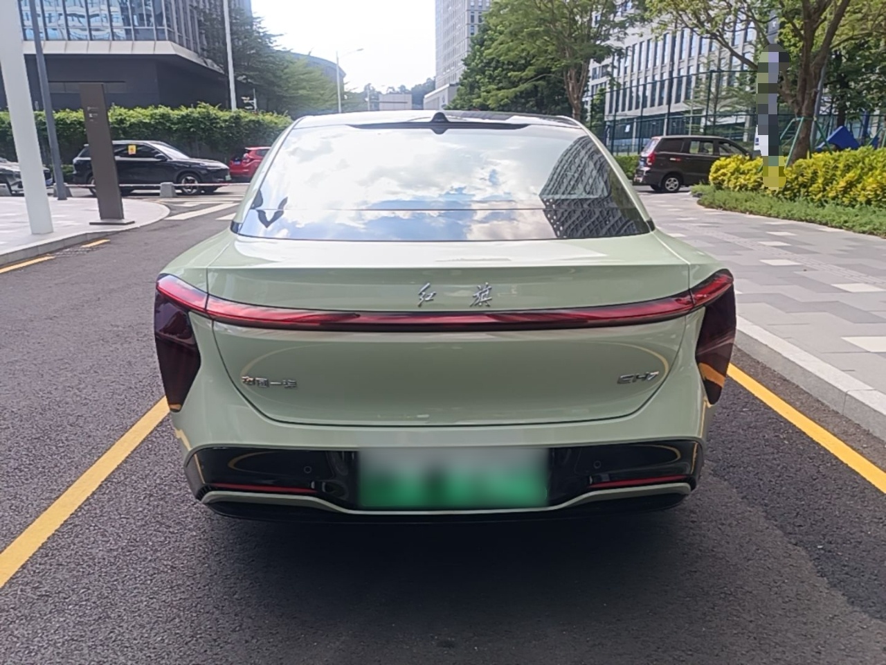 Hongqi EH7 2025 690 Smart Selection Edition — снимка 5
