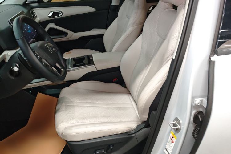 Used BYD Yuan UP 2025 Intelligent Driving Version 401 km Leading Edition