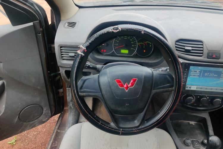 Used Wuling Hongguang 2020 1.2L S Base Model China VI LSI Steering Wheel