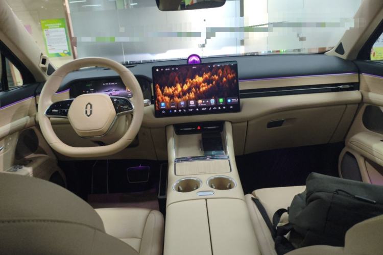 Used Hima AITO M5 2025 Extended-Range Ultra All-Wheel-Drive Version Center Console